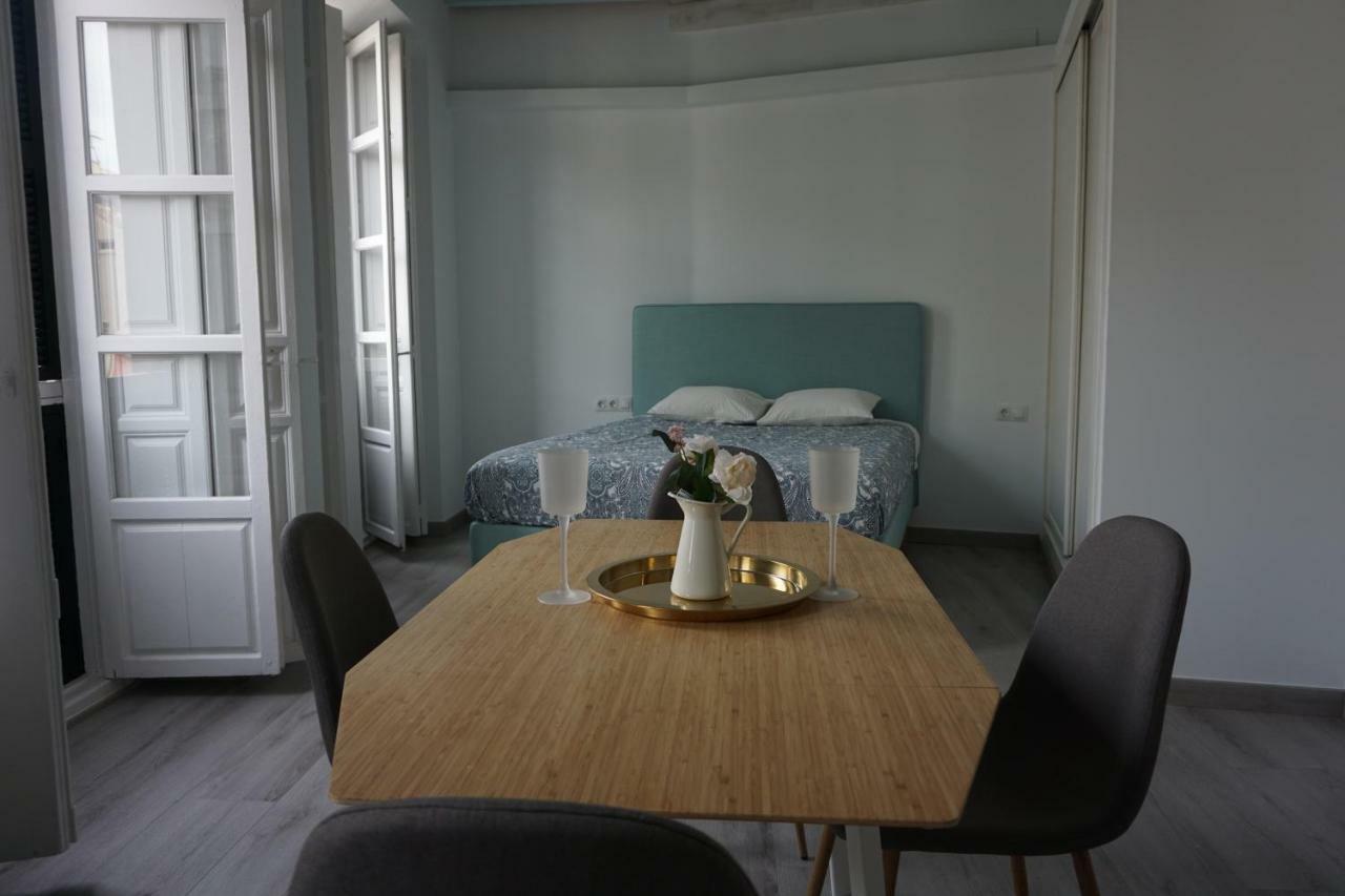 Apartamentos Mediterranea Centro Málaga Dış mekan fotoğraf